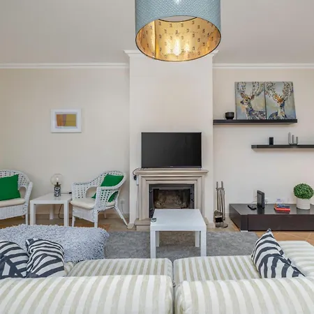 T2 Confortavel Em Vilamoura, Algarve *