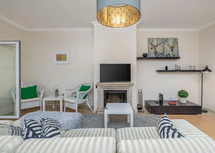 T2 Confortavel Em Vilamoura, Algarve *