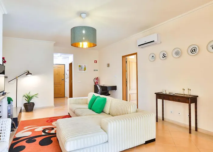 T2 Confortavel Em Vilamoura, Algarve